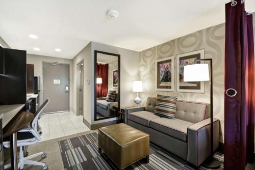 Home2 Suites by Hilton KCI Airport