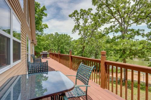 Lazy RS Lakehouse with Private Hot Tub and Boat Dock