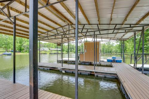 Lazy RS Lakehouse with Private Hot Tub and Boat Dock