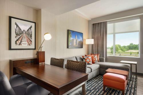Embassy Suites By Hilton Noblesville Indianapolis Conv Ctr - image 8