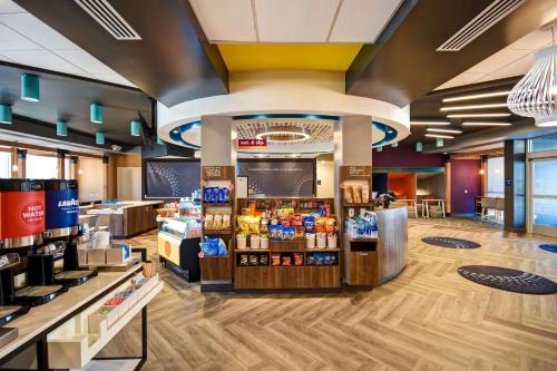 Tru By Hilton Salt Lake City Airport - image 10