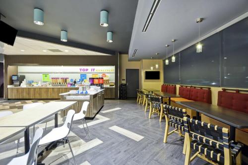 Tru By Hilton Sumter - image 12