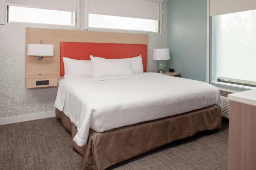 Home2 Suites by Hilton Bloomington - image 12