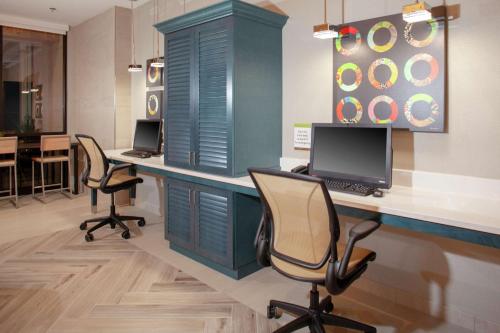 Home2 Suites by Hilton Bloomington - image 2