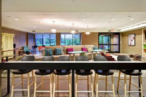 Home2 Suites Mechanicsburg - image 6