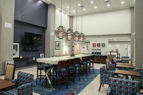 Hampton Inn & Suites Mount Laurel/Moorestown - Hotel - Mount Laurel