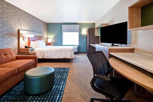 1 queen bed, 1 sofa bed