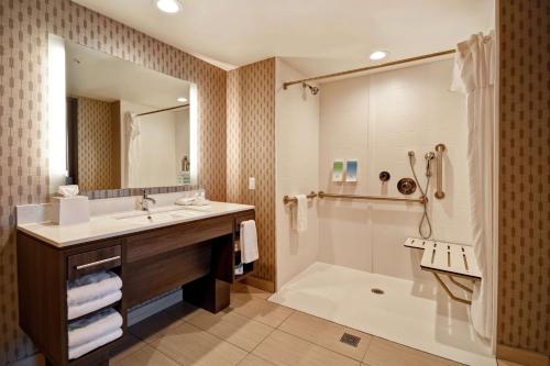 Home2 Suites by Hilton Victorville - image 6