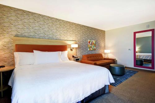 Home2 Suites by Hilton Victorville - image 14