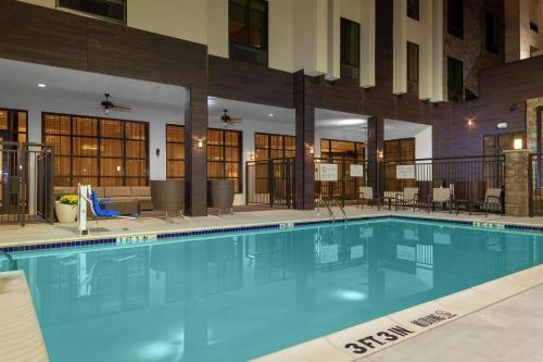 Hilton Garden Inn Waco - image 13