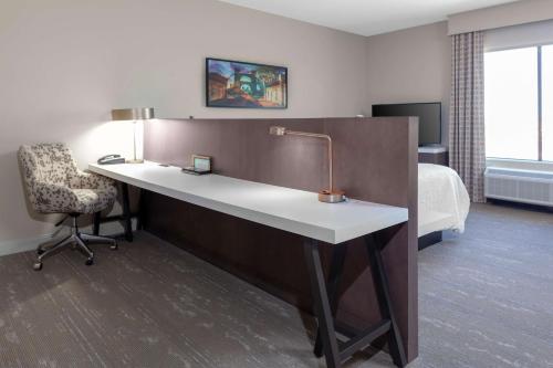 Hilton Garden Inn Waco - image 12
