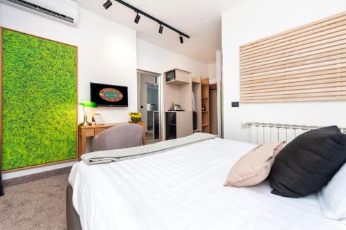 Special Offer - Double Room with Balcony image 8