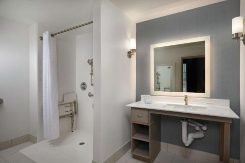 Homewood Suites By Hilton Cincinnati Midtown - image 9