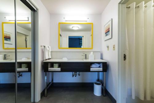 Hampton Inn & Suites - Allen Park - image 11