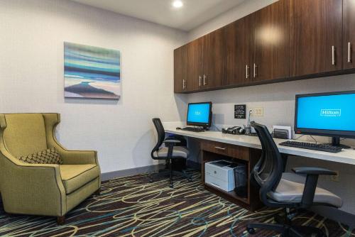 Hampton Inn & Suites - Allen Park - image 2