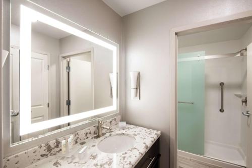 King Studio Suite - Non-Smoking