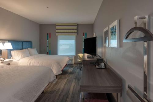 2 queen beds