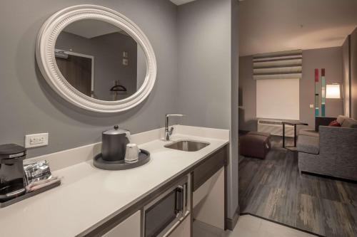 Hampton Inn & Suites Dallas/Plano Central