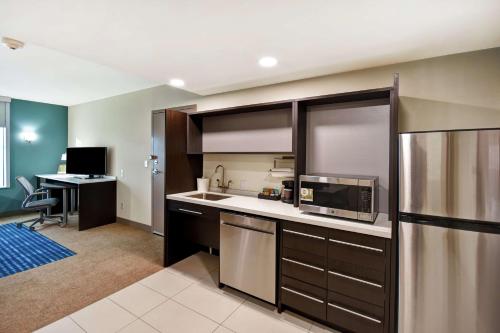 Home2 Suites By Hilton Lagrange - image 2