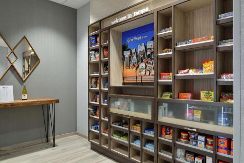 Hampton Inn Tampa Downtown Channel District - image 11