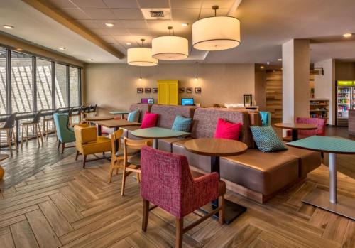 Home2 Suites By Hilton Reno - image 10