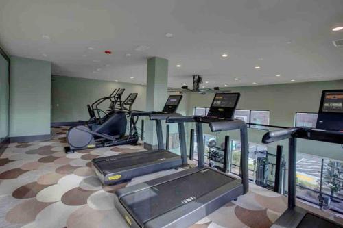 Fitness center, Luxury 1B1B High Rise Gym,Pool, in Downtown in Peoplestown