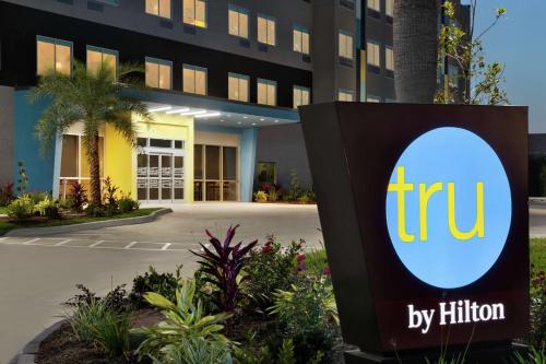 Tru by Hilton Webster Houston NASA