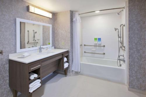 Home2 Suites By Hilton Holland - image 2
