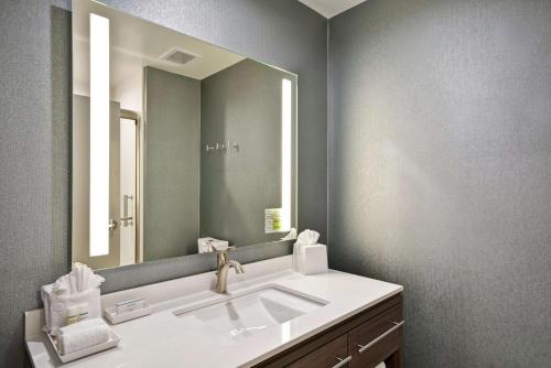Home2 Suites Plano Legacy West - image 12