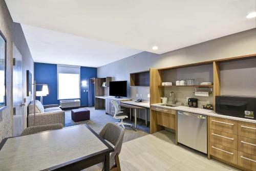 Home2 Suites Plano Legacy West - image 11