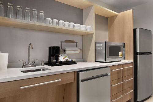 Home2 Suites By Hilton Brooklyn Park Minneapolis - image 10