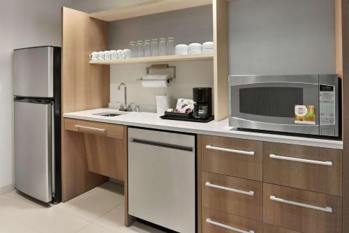 Home2 Suites By Hilton Brooklyn Park Minneapolis - image 13