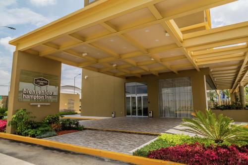 Hampton Inn & Suites By Hilton Puebla