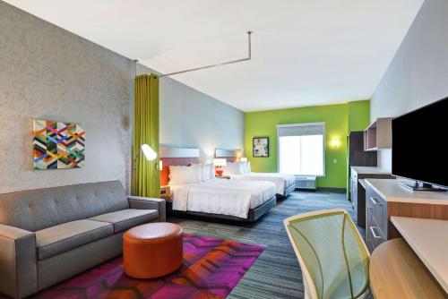 Queen Studio with Two Queen Beds - Non-Smoking room in Home2 Suites By Hilton Charleston West Ashley