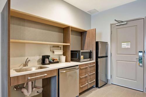 King Studio Suite - Hearing Accessible/Non-Smoking image 4