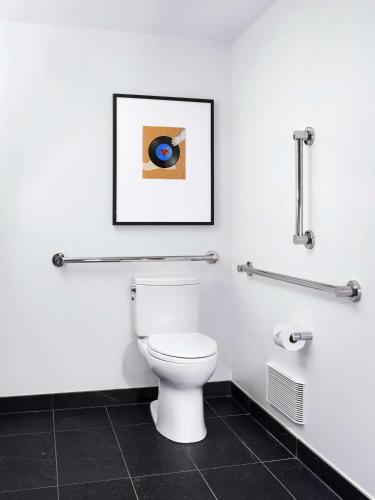 King Room - Mobility Access image 3