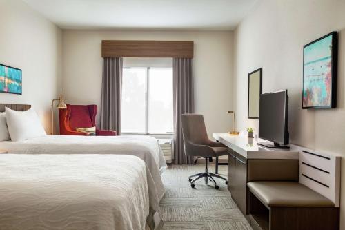 Queen Room with Two Queen Beds and City View - Hearing Accessible