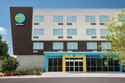 Tru By Hilton Sebring FL - image 10