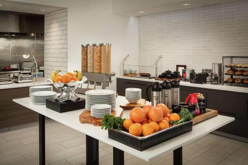 Hilton Garden Inn Sacramento Airport Natomas - image 7