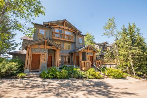 Taluswood Bluffs by Outpost Whistler - Whistler Blackcomb