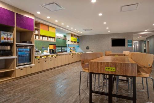Home2 Suites By Hilton Loves Park Rockford - image 11