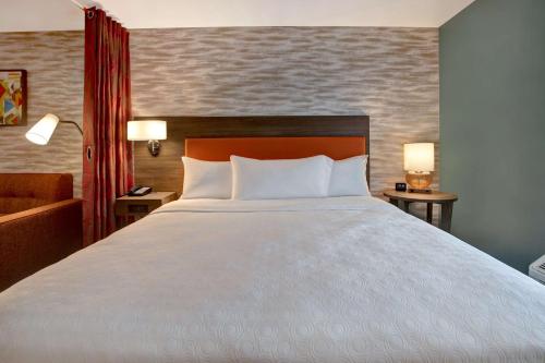 Home2 Suites By Hilton Loves Park Rockford - image 12