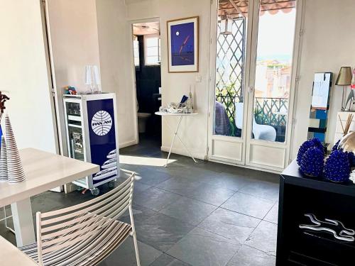 Cosy penthouse old town sea view little terraces Air conditionned, Niza (foto 8)