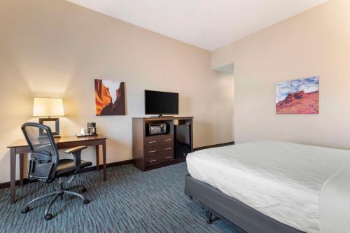 Best Western Plus Longhorn Inn & Suites - main image