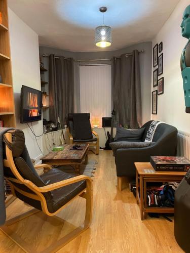 Közös társalgó / TV, Home Away From Home 家外之家 D in Ballymacarrett