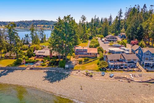 Skiou Point Beach House