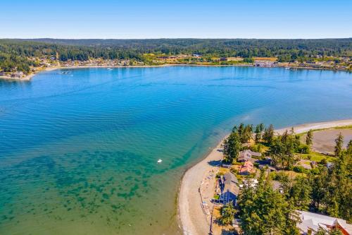 Skiou Point Beach House