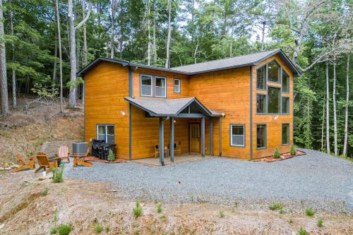 Hillside Hideaway Cabin