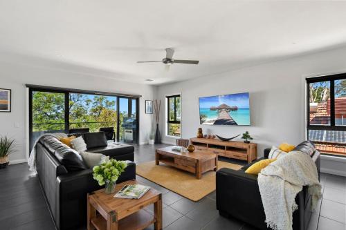 NEW - Sunrise Waters Holiday House