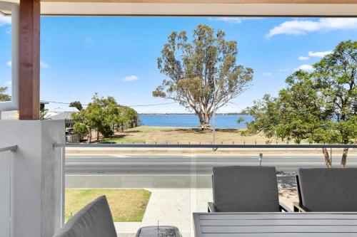 NEW - Sunrise Waters Holiday House